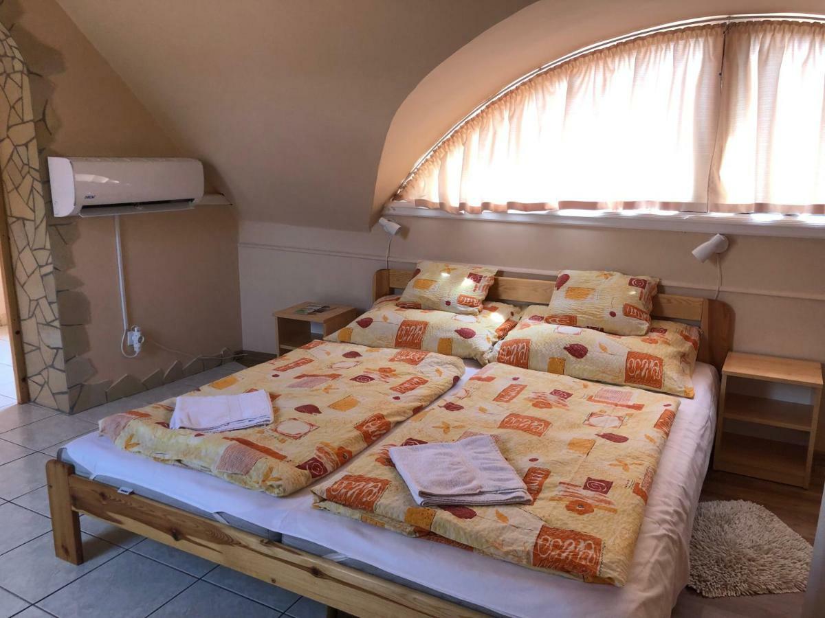 Ovar 12 Vendeghaz Токай Екстериор снимка